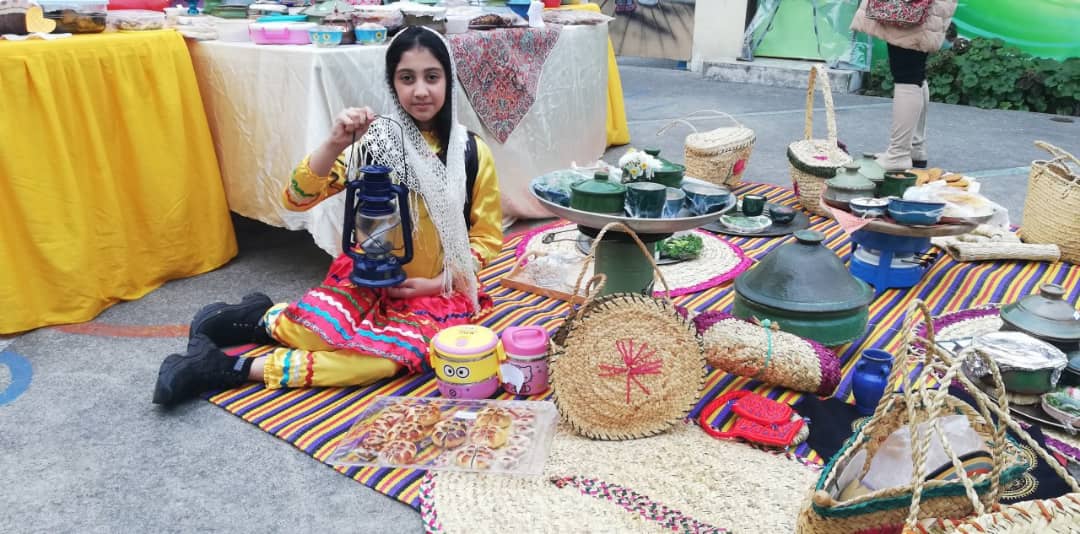 نمایشگاه غذاهای محلی دانش آموزان باران اندیشه به مناسبت روز رشت